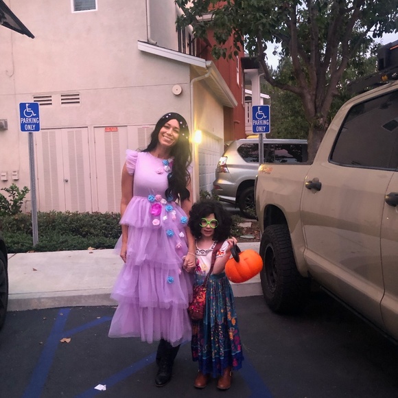 Isabela Madrigal Encanto Disney Halloween Costume Adult Womens Medium Purple - Picture 4 of 5